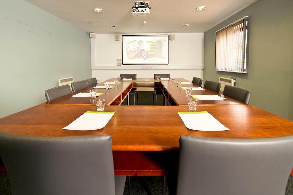 วายเอชเอ คาร์ดิฟ เซ็นทรัล โฮสเทล Hostel คาร์ดิฟฟ์ ภายนอก รูปภาพ A meeting room